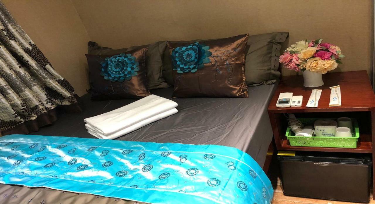 Rich Hostel Гонконг Экстерьер фото